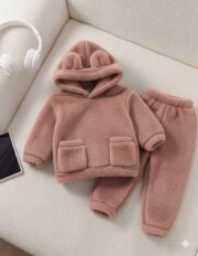 طقم أطفال شتوي فرو ناعم بقبعة - Image 4
