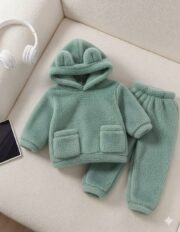 طقم أطفال شتوي فرو ناعم بقبعة - Image 2